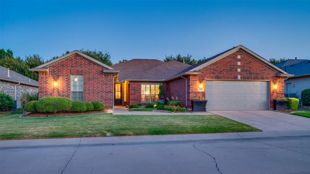 8901 Crestview Drive Denton, TX 76207