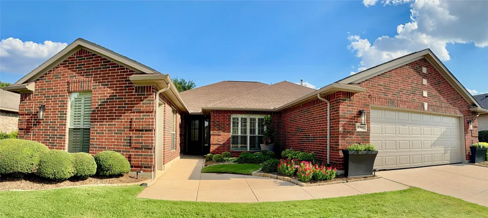 8901 Crestview Drive Denton, TX 76207