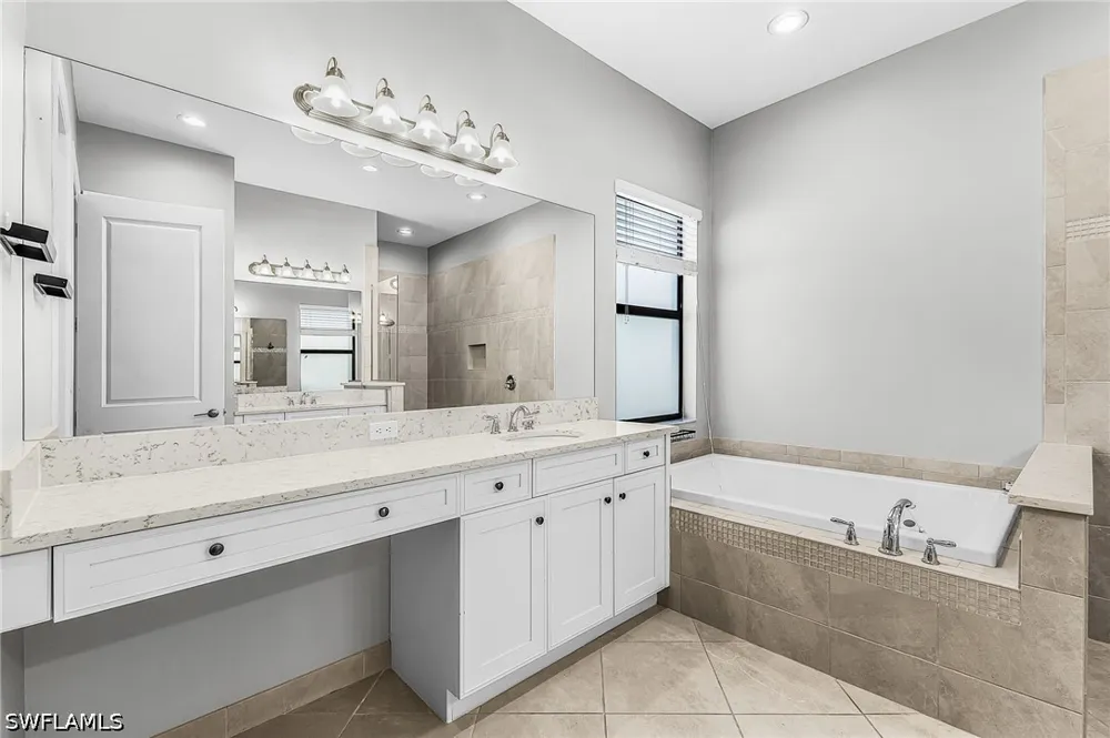 Caldera Circle Naples, FL 34119