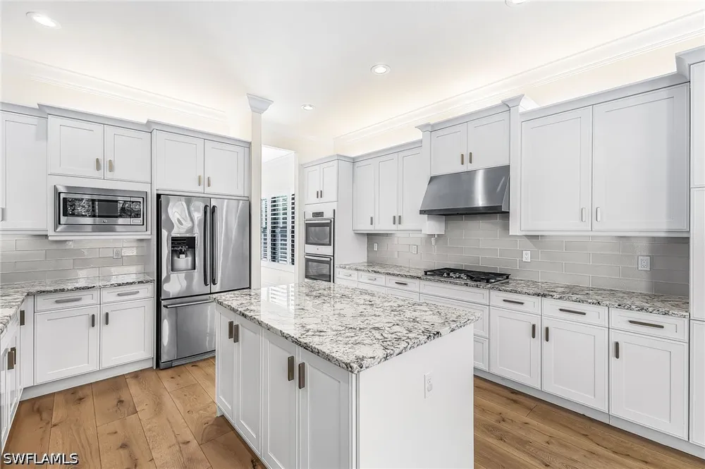 Caldera Circle Naples, FL 34119