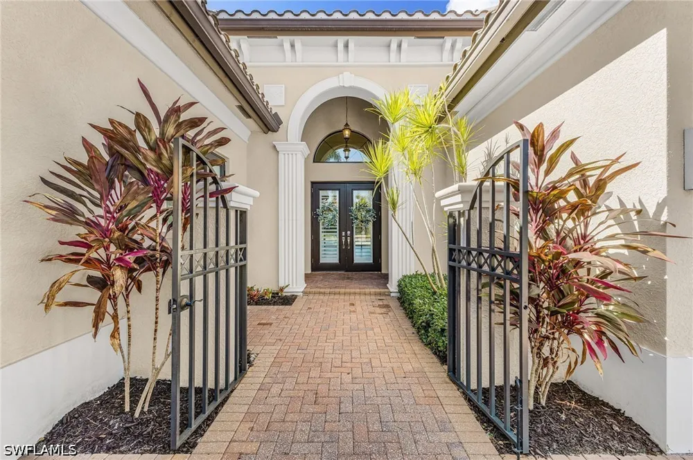 Caldera Circle Naples, FL 34119