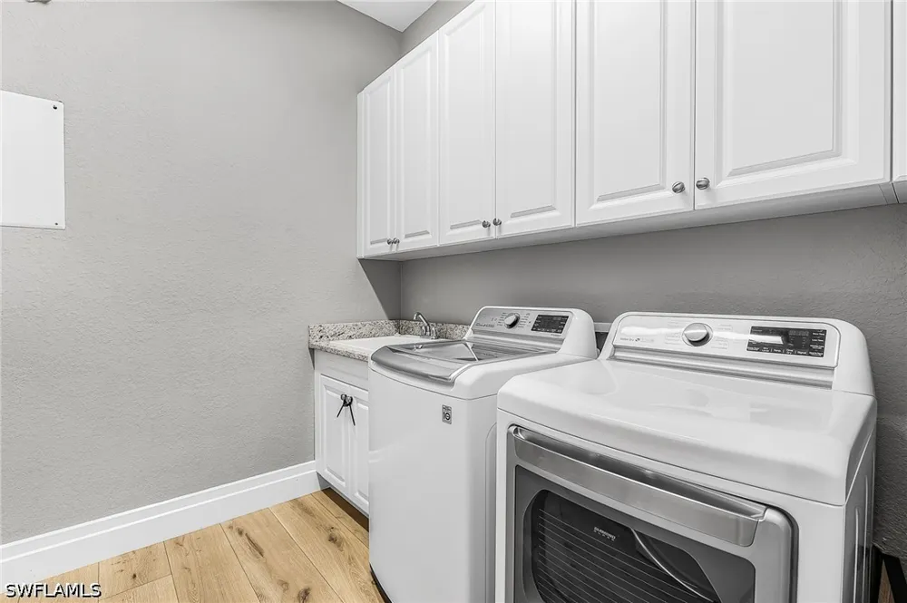 Caldera Circle Naples, FL 34119