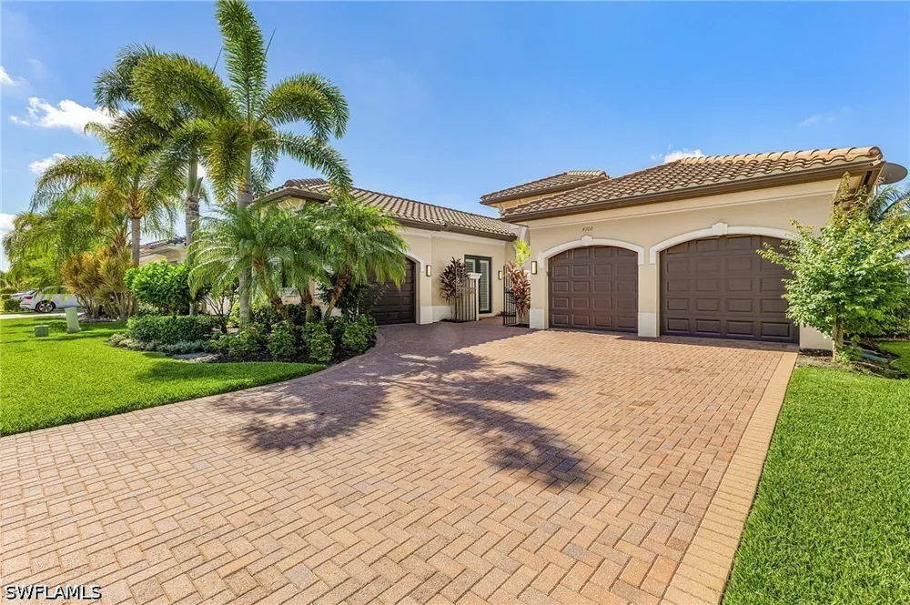 Caldera Circle Naples, FL 34119