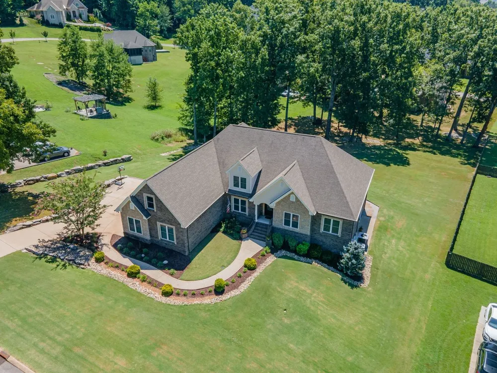 1725 Mayflower Dr Columbia, TN 38401