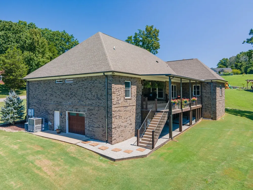 1725 Mayflower Dr Columbia, TN 38401
