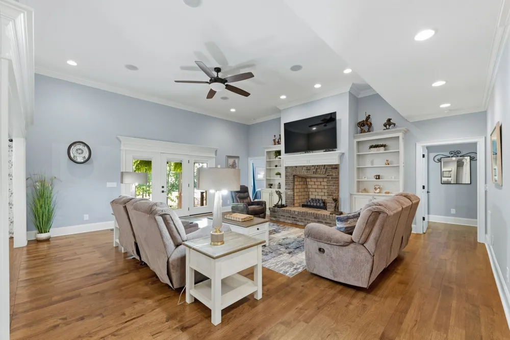1725 Mayflower Dr Columbia, TN 38401