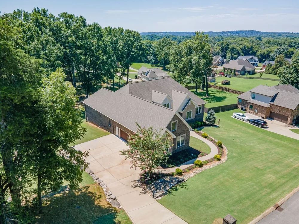 1725 Mayflower Dr Columbia, TN 38401