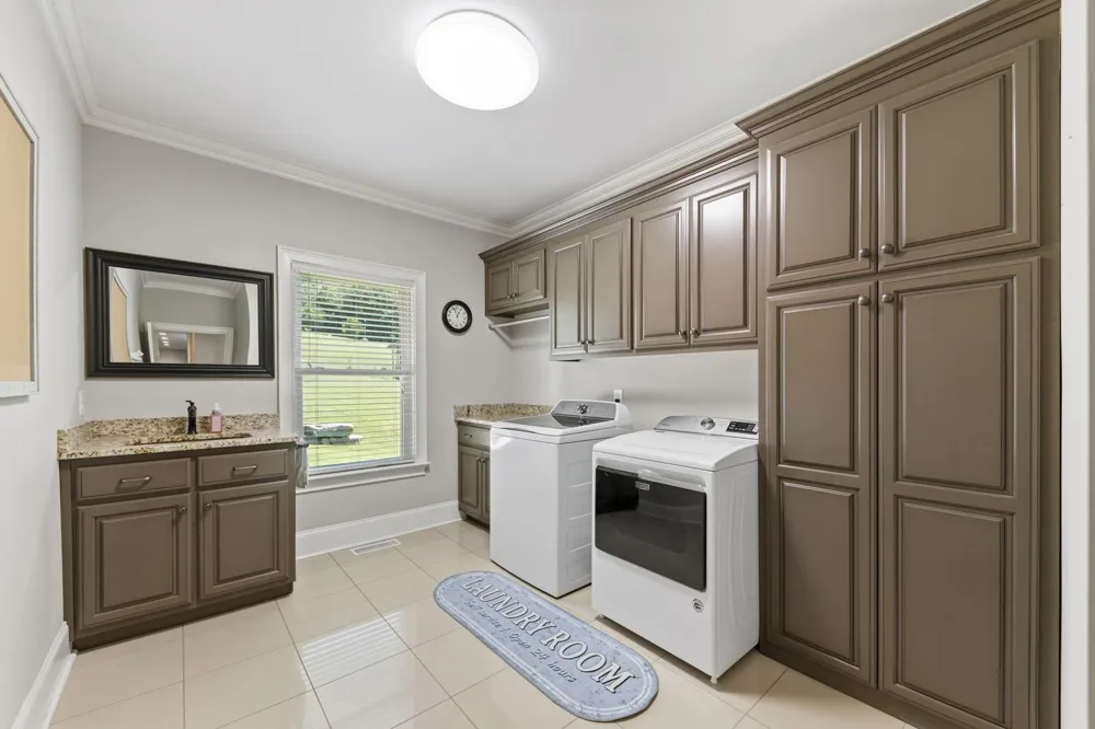1725 Mayflower Dr Columbia, TN 38401