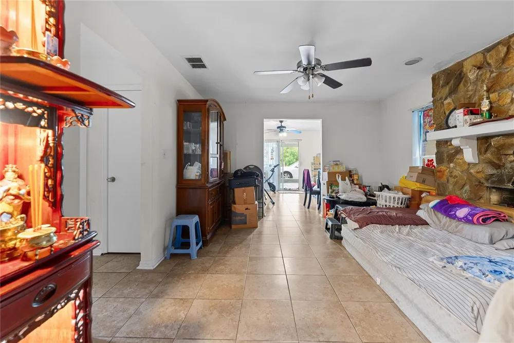 8412 GRADY AVENUE Tampa, FL 33614