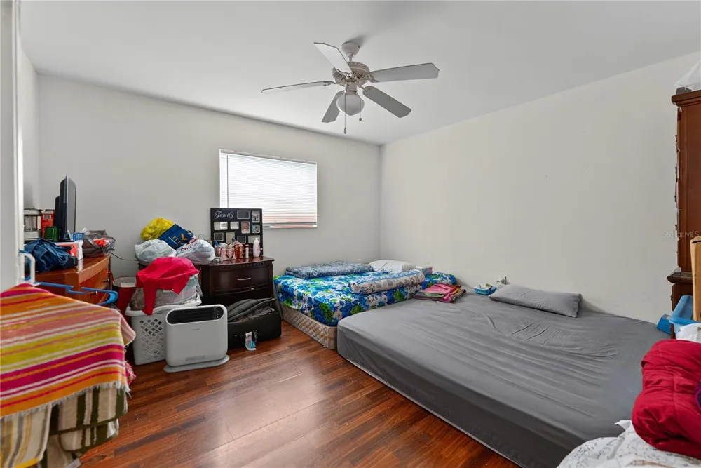 8412 GRADY AVENUE Tampa, FL 33614