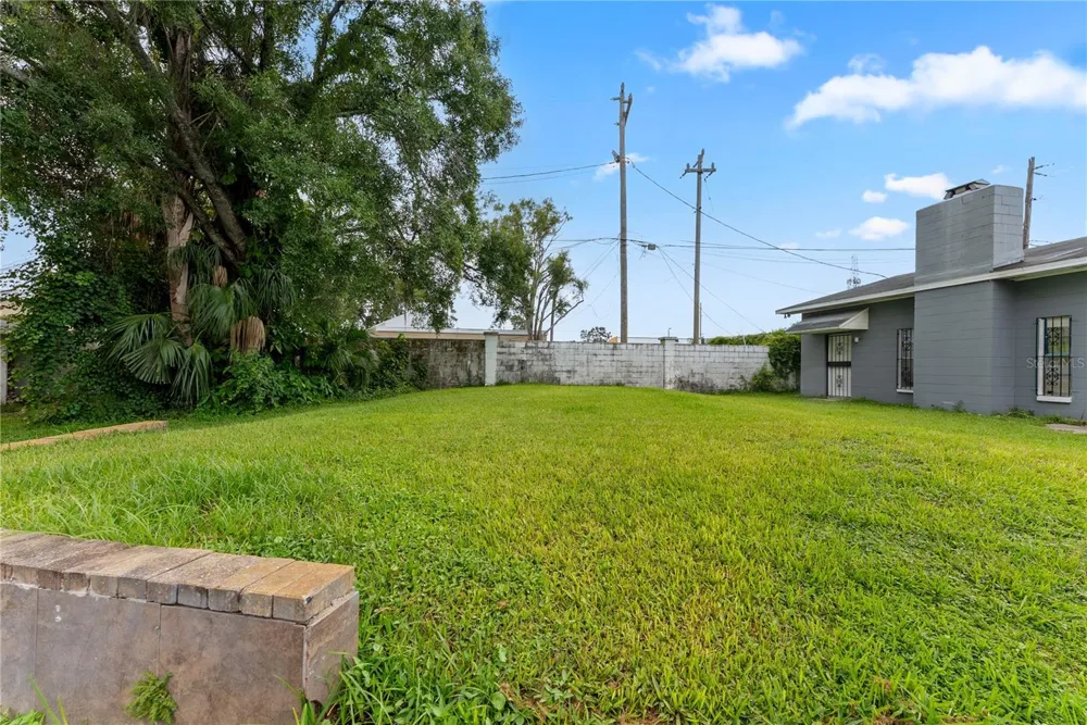 8412 GRADY AVENUE Tampa, FL 33614