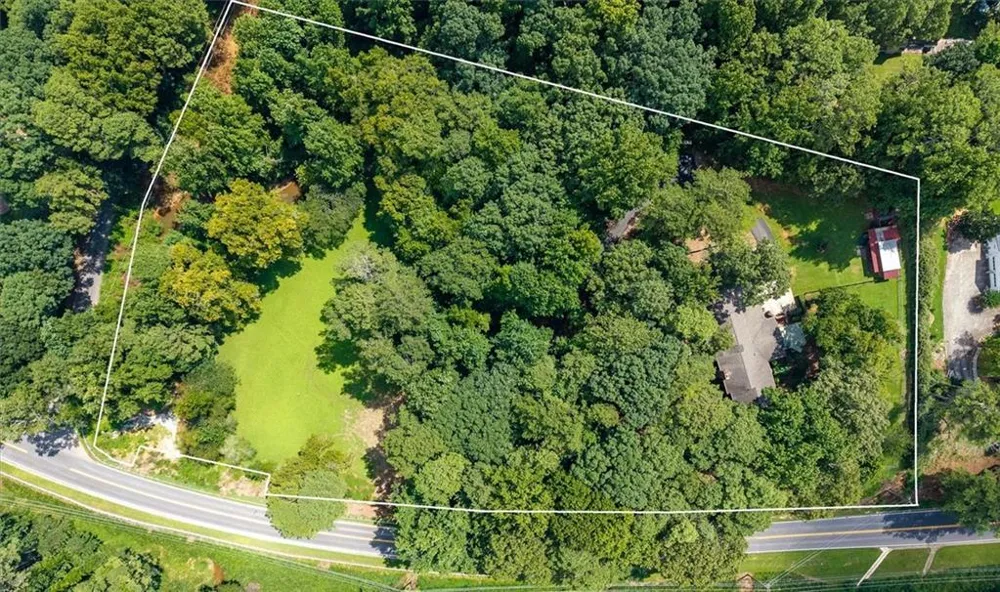 1921 Lilburn Stone Mountain Road Smoke Rise, GA 30087