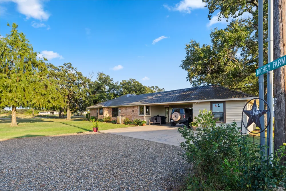 330 Farm Road 900 S Saltillo, TX 75478