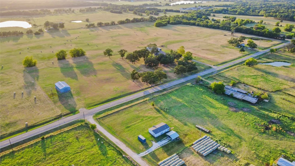 330 Farm Road 900 S Saltillo, TX 75478