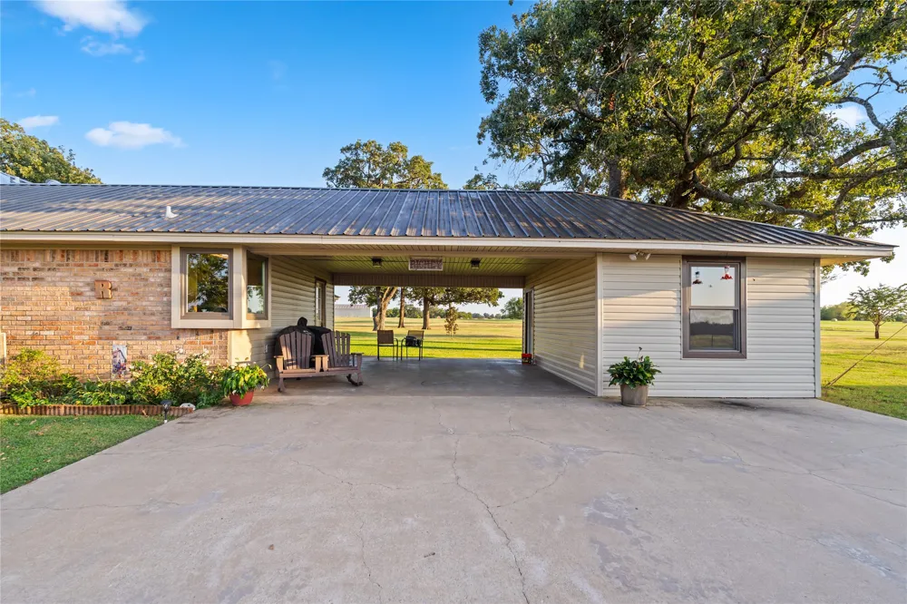 330 Farm Road 900 S Saltillo, TX 75478