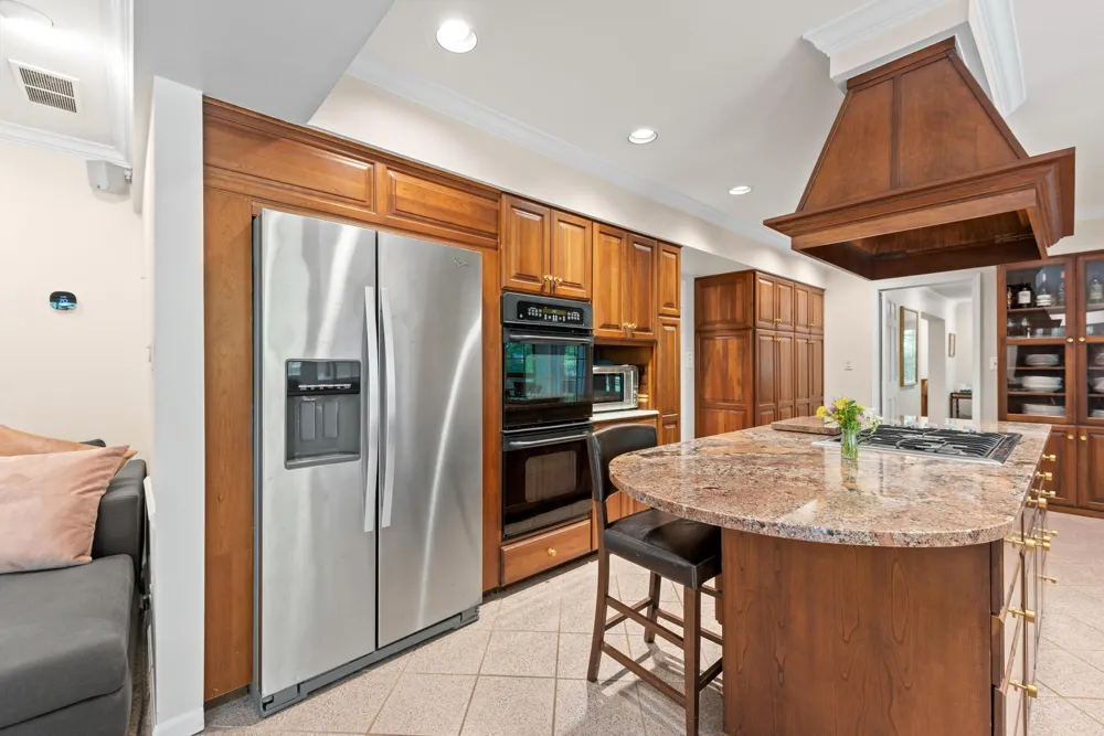 21200 W 13 Mile Road Beverly Hills, MI 48025