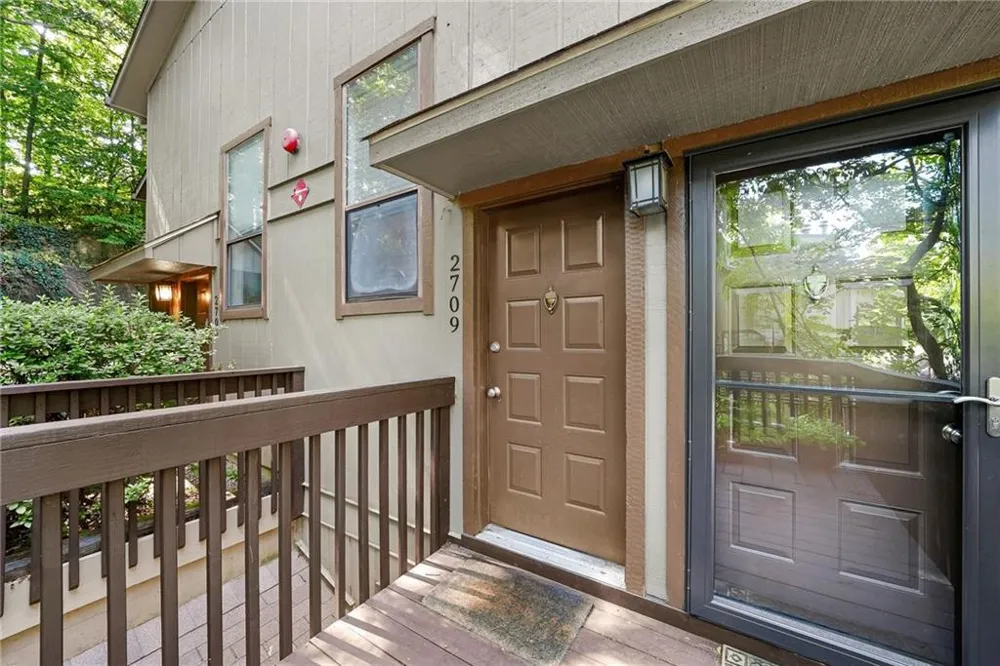 2709 Cumberland Court SE Smyrna, GA 30080
