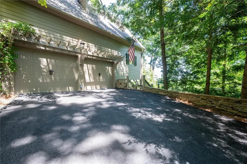 1104 Ridgeview Drive Big Canoe, GA 30143