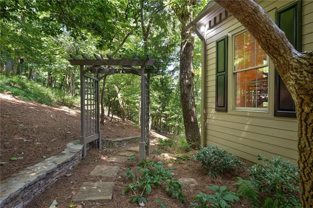 1104 Ridgeview Drive Big Canoe, GA 30143