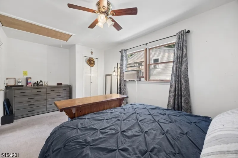 1 Ridgeview Ct Vernon, NJ 07422