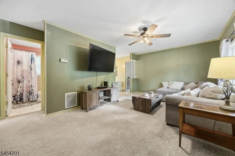 1 Ridgeview Ct Vernon, NJ 07422
