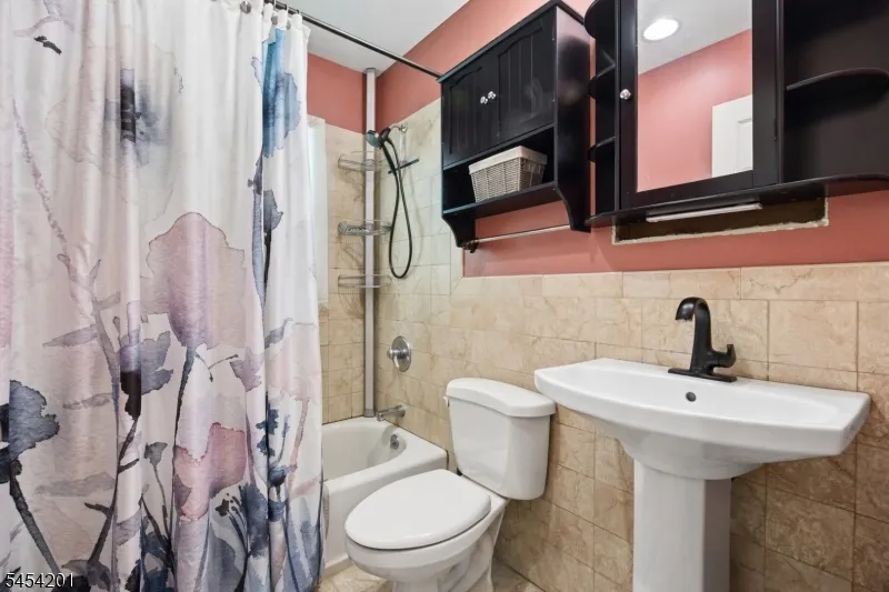 1 Ridgeview Ct Vernon, NJ 07422