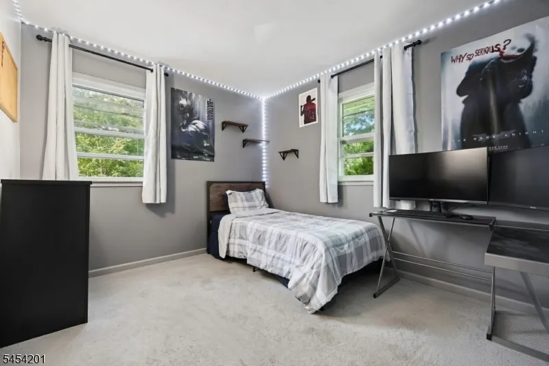 1 Ridgeview Ct Vernon, NJ 07422