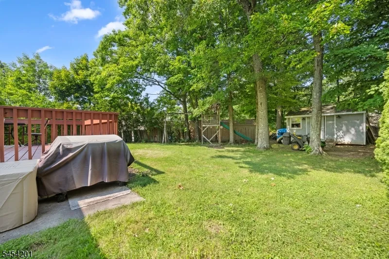 1 Ridgeview Ct Vernon, NJ 07422