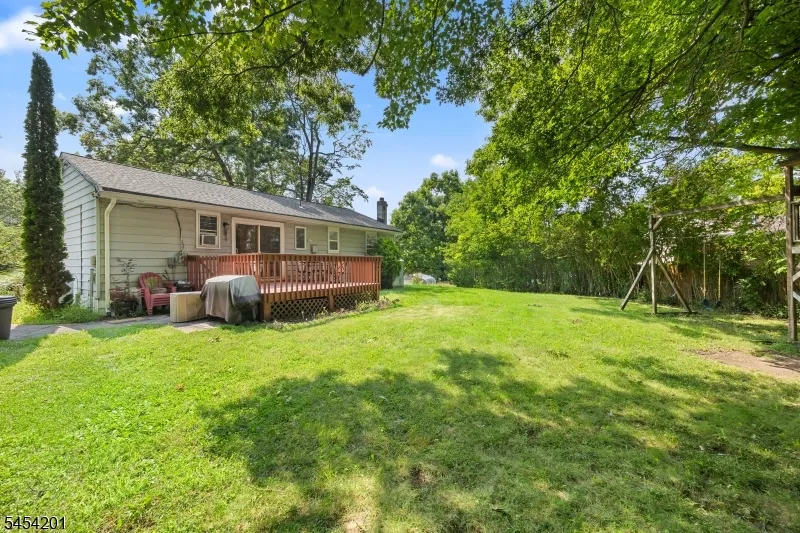 1 Ridgeview Ct Vernon, NJ 07422