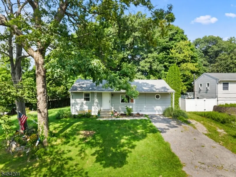 1 Ridgeview Ct Vernon, NJ 07422