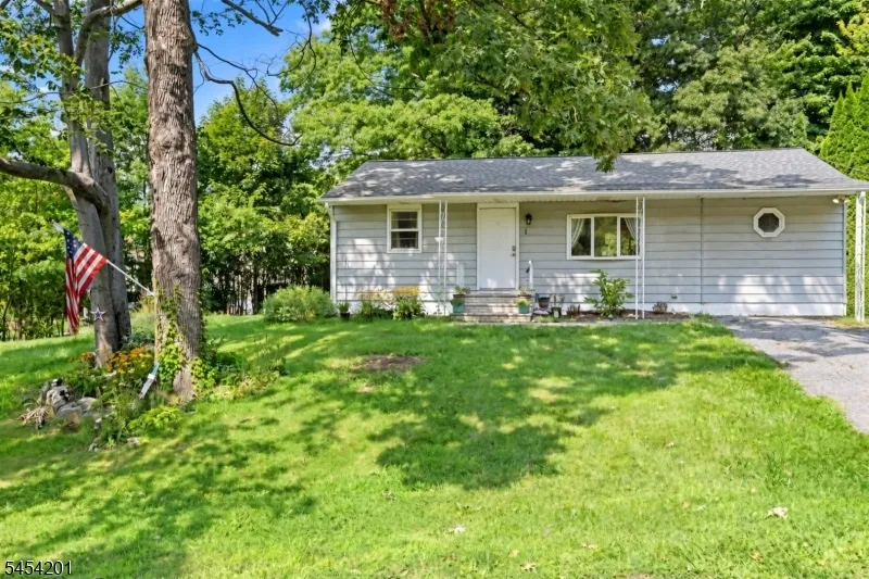 1 Ridgeview Ct Vernon, NJ 07422