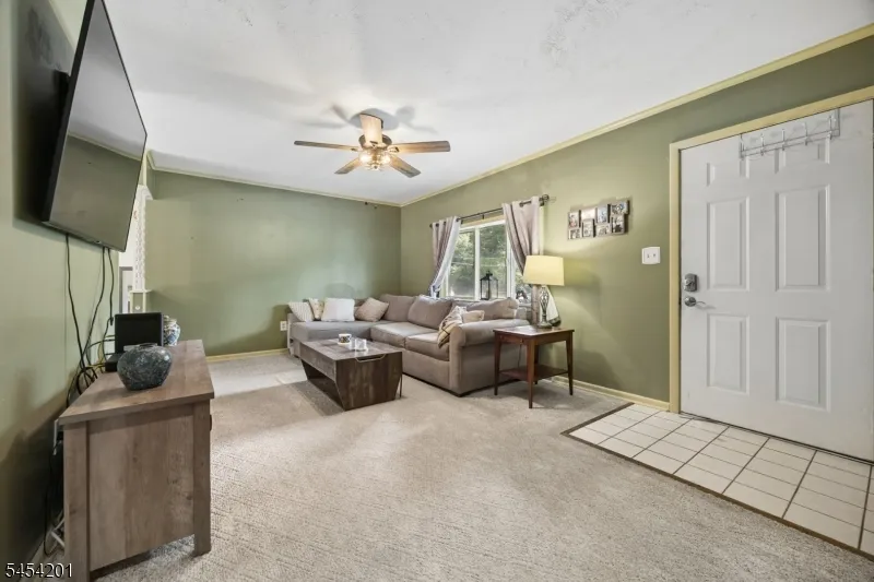 1 Ridgeview Ct Vernon, NJ 07422