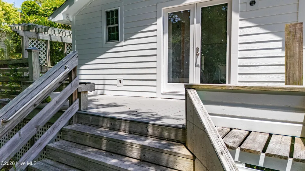 1105 Evans Street Morehead City, NC 28557