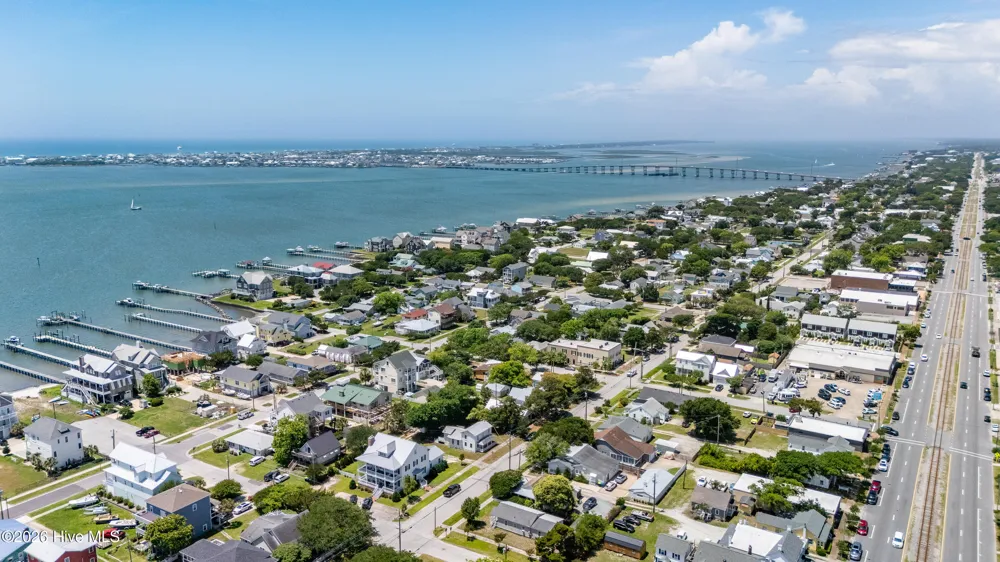 1105 Evans Street Morehead City, NC 28557
