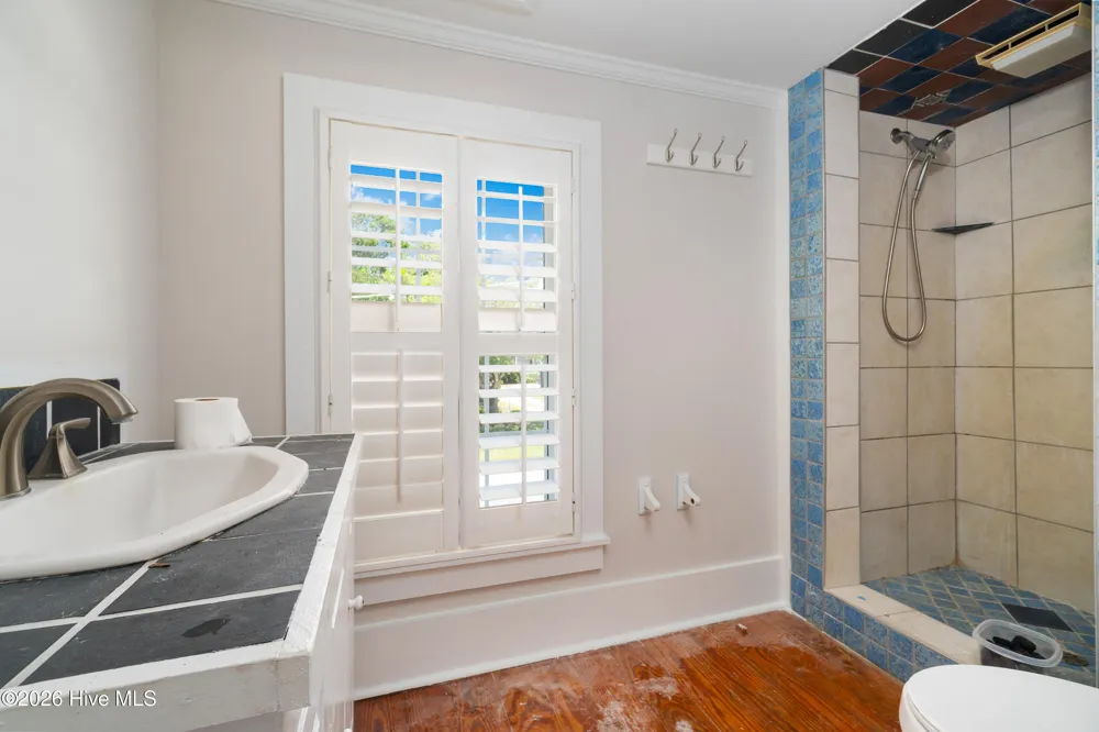 1105 Evans Street Morehead City, NC 28557