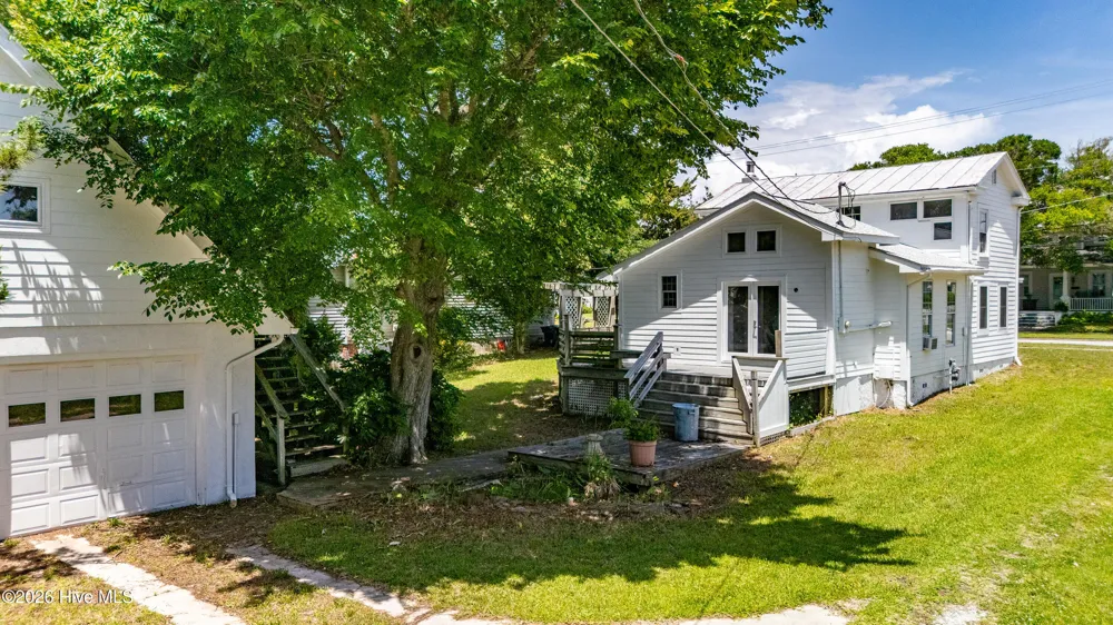 1105 Evans Street Morehead City, NC 28557