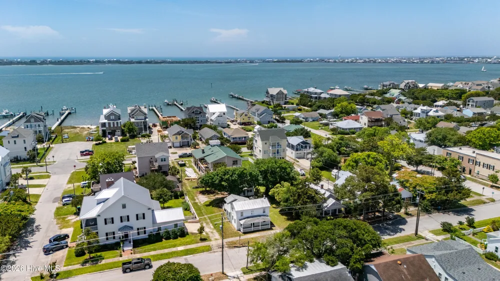 1105 Evans Street Morehead City, NC 28557