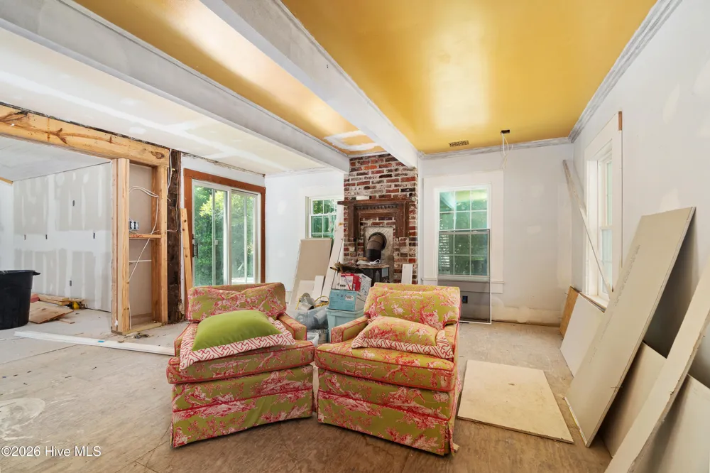 1105 Evans Street Morehead City, NC 28557