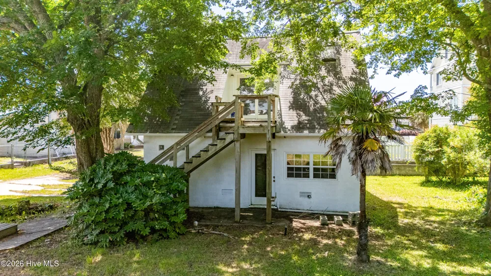 1105 Evans Street Morehead City, NC 28557
