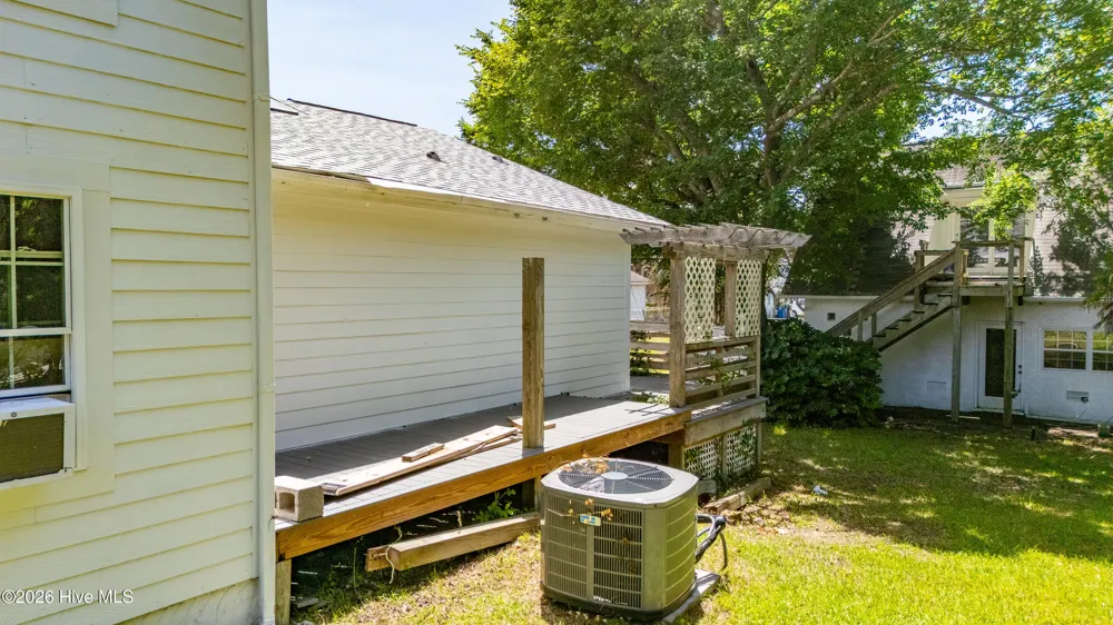 1105 Evans Street Morehead City, NC 28557