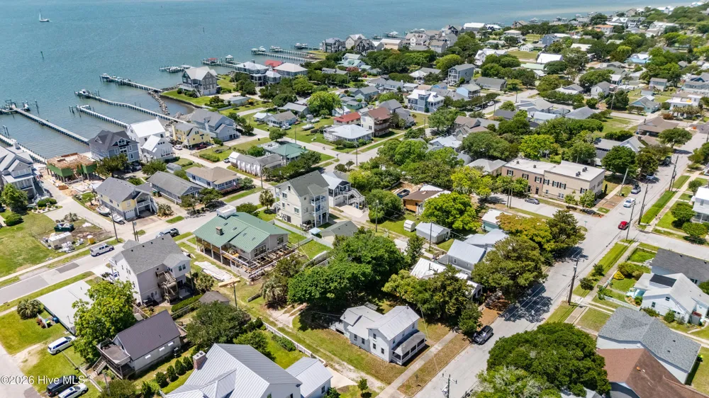 1105 Evans Street Morehead City, NC 28557