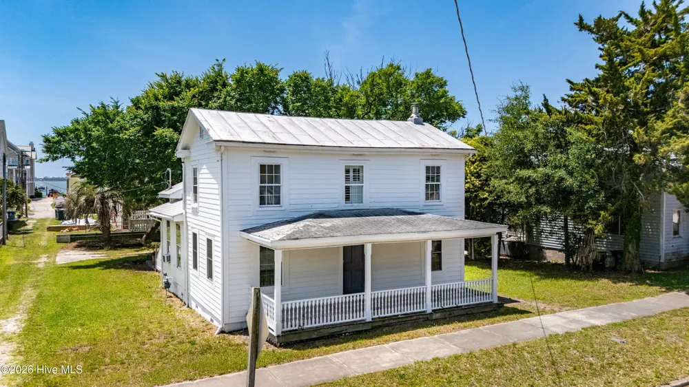 1105 Evans Street Morehead City, NC 28557
