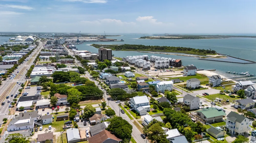 1105 Evans Street Morehead City, NC 28557