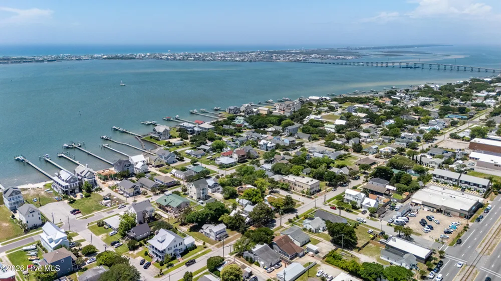 1105 Evans Street Morehead City, NC 28557
