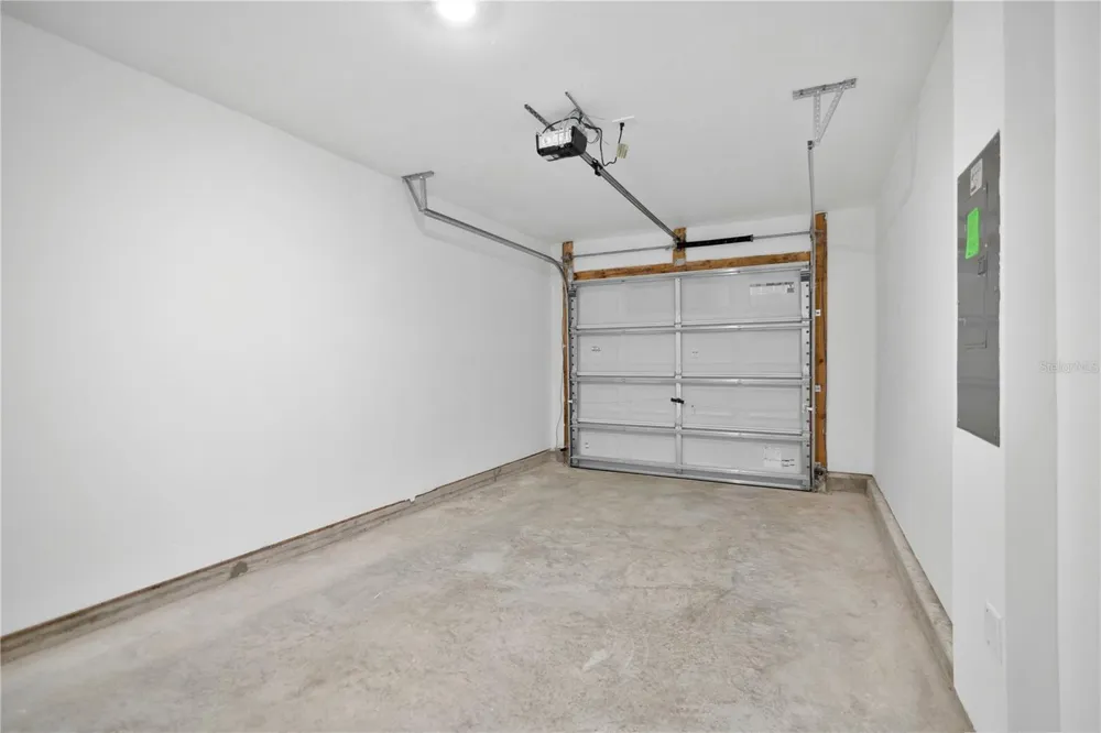 975 PHOENIX STREET Davenport, FL 33837