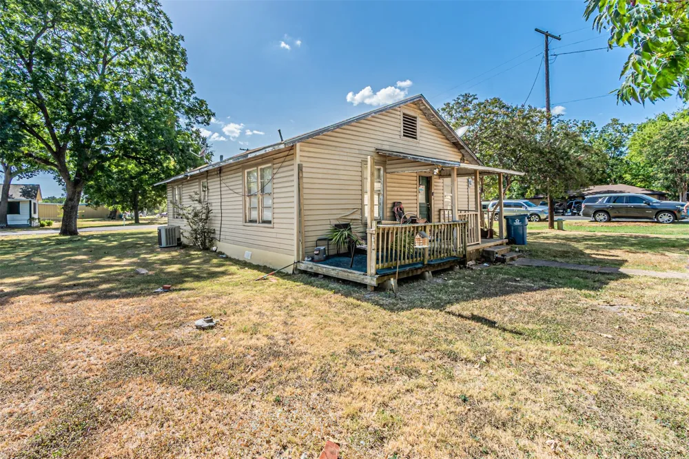 200 4th Street Kerens, TX 75144