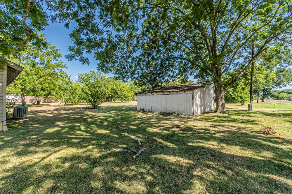 200 4th Street Kerens, TX 75144