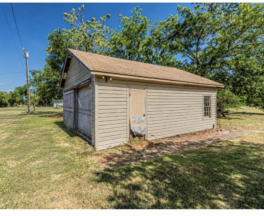 200 4th Street Kerens, TX 75144