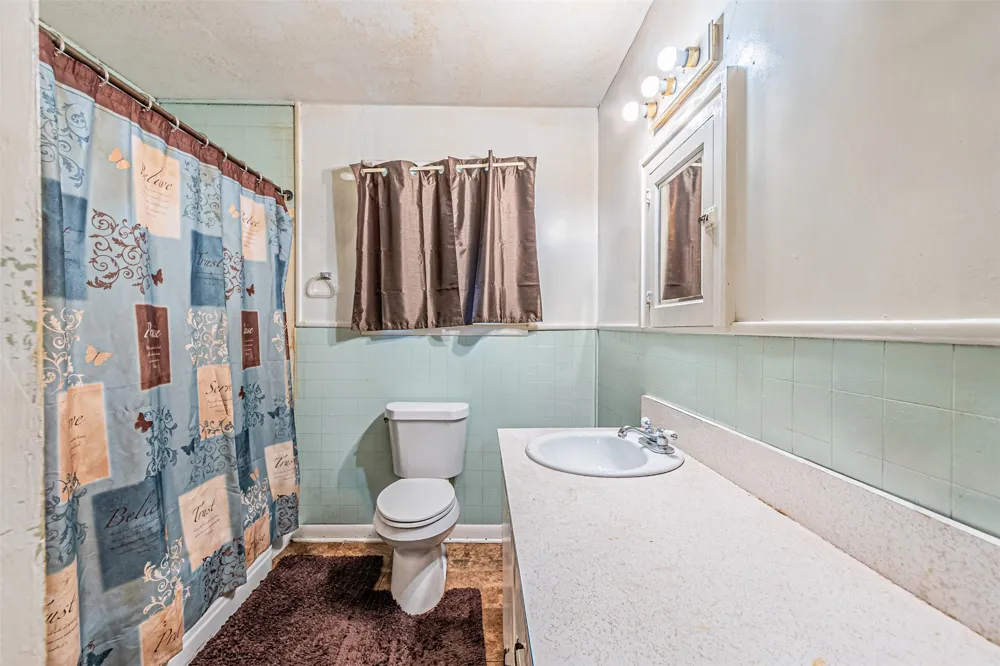 200 4th Street Kerens, TX 75144