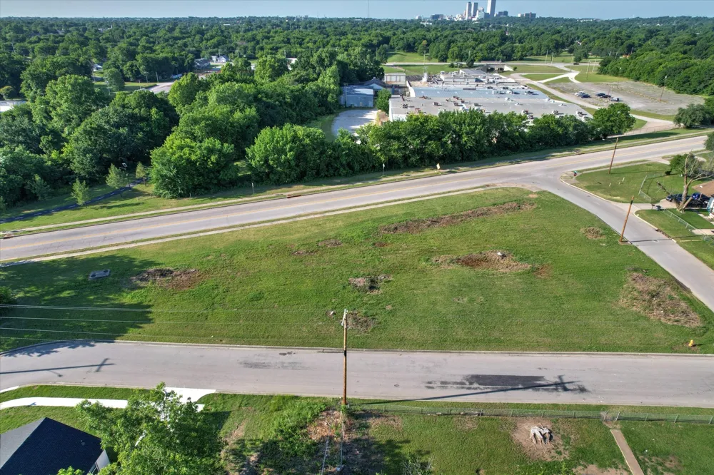 2715 Kenosha Avenue Tulsa, OK 74106